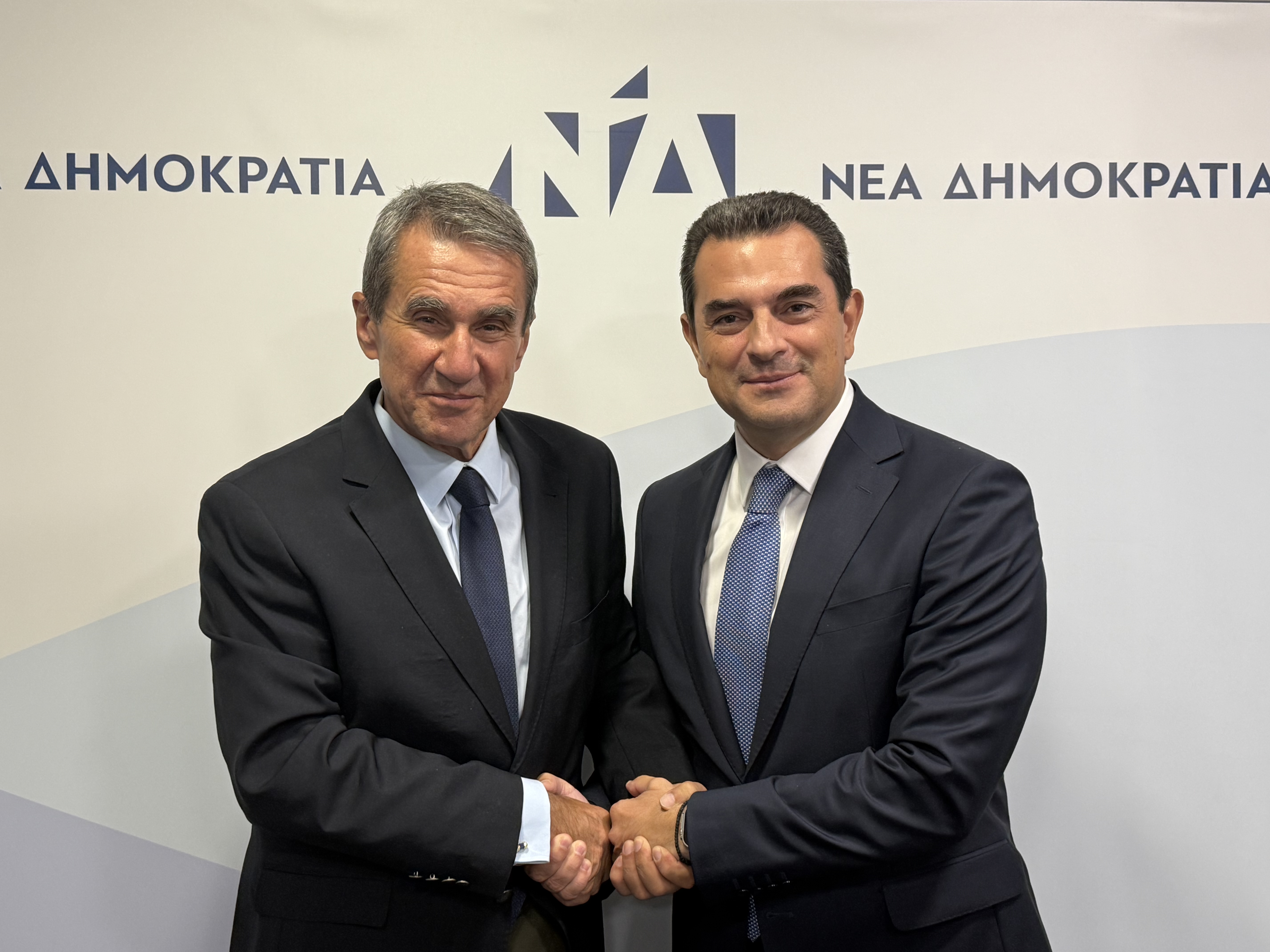 Toν Λοβέρδο υποδέχτηκε στη Νέα Δημοκρατία ο Σκρέκας 